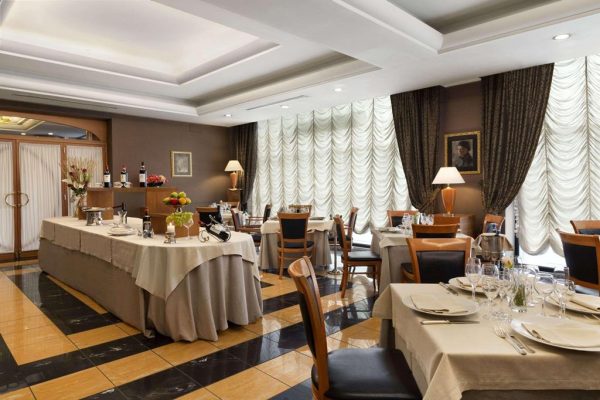 Ramada Naples Baai Van Napels