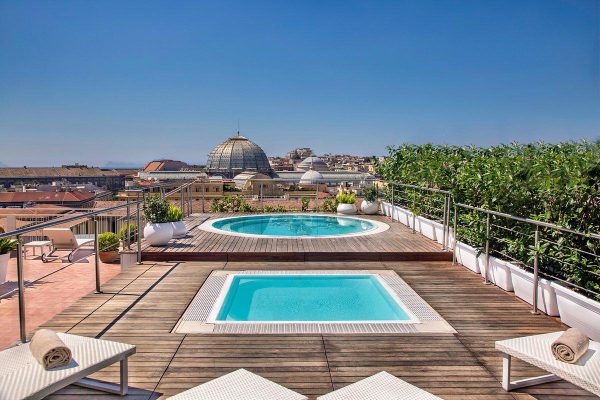 8 daagse vliegvakantie naar Renaissance Mediterraneo in napels, italie