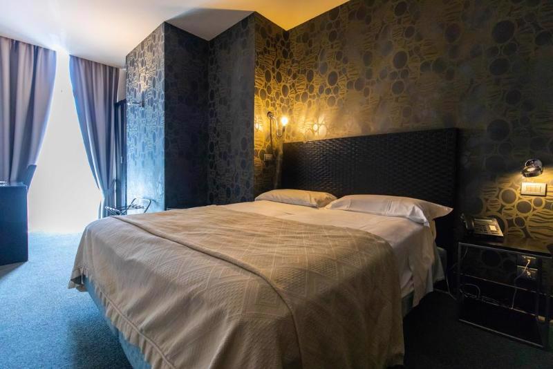 8 daagse vliegvakantie naar MH Design in napels, italie