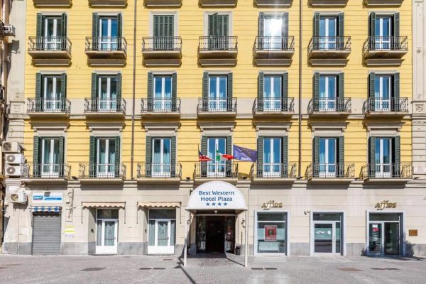 8 daagse vliegvakantie naar Best Western Plaza in napels, italie